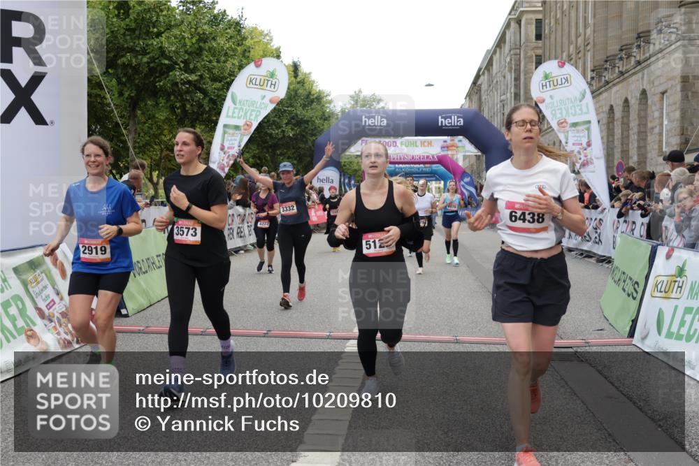 06.09.2026 - CURREX Alsterlauf Yannick Fuchs http://msf.ph/oto/10209810 06.09.2026 10:09:20 Ziel 2201, 2466, 2919, 3332, 3573, 4222, 4815, 5084, 5113, 5126, 5171, 5241, 5758, 5794, 5913, 6070, 6263, 8076, 8294 meine-sportfotos.de