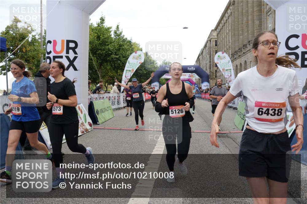 06.09.2026 - CURREX Alsterlauf Yannick Fuchs http://msf.ph/oto/10210008 06.09.2026 10:09:21 Ziel 2082, 2201, 2466, 2919, 3332, 3573, 4222, 4815, 5084, 5126, 5171, 5241, 5758, 5794, 5913, 6070, 6263, 8076, 8294 meine-sportfotos.de