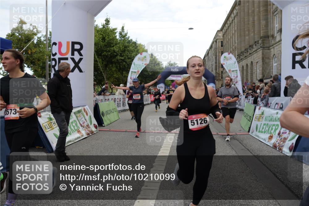 06.09.2026 - CURREX Alsterlauf Yannick Fuchs http://msf.ph/oto/10210099 06.09.2026 10:09:21 Ziel 2082, 2201, 2466, 2919, 3332, 3573, 4222, 4815, 5084, 5126, 5171, 5241, 5758, 5794, 5913, 6070, 6263, 8076, 8294 meine-sportfotos.de