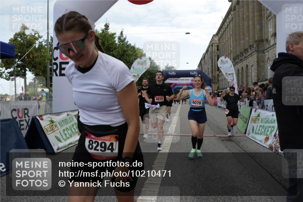 06.09.2026 - CURREX Alsterlauf Yannick Fuchs http://msf.ph/oto/10210471 06.09.2026 10:09:24 Ziel 2082, 2201, 2466, 2919, 3332, 3573, 4222, 4815, 5126, 5241, 6070, 8076, 8271, 8294 meine-sportfotos.de
