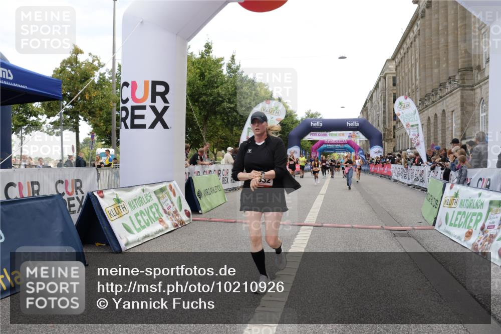 06.09.2026 - CURREX Alsterlauf Yannick Fuchs http://msf.ph/oto/10210926 06.09.2026 10:09:27 Ziel 2082, 2201, 2466, 2707, 2919, 3332, 3573, 4222, 4280, 4328, 4536, 4815, 4986, 5126, 5241, 6070, 8271, 8294 meine-sportfotos.de
