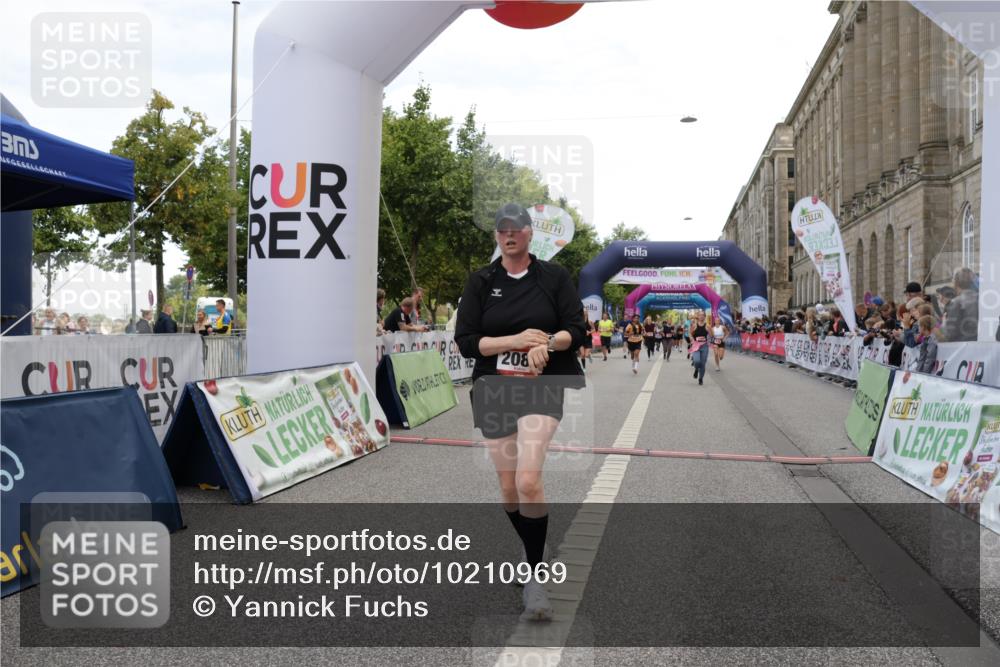 06.09.2026 - CURREX Alsterlauf Yannick Fuchs http://msf.ph/oto/10210969 06.09.2026 10:09:27 Ziel 2082, 2201, 2466, 2707, 2919, 3332, 3573, 4222, 4280, 4328, 4536, 4815, 4986, 5126, 5241, 6070, 8271, 8294 meine-sportfotos.de