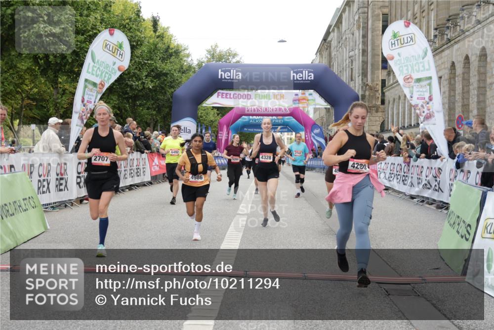 06.09.2026 - CURREX Alsterlauf Yannick Fuchs http://msf.ph/oto/10211294 06.09.2026 10:09:30 Ziel 2082, 2201, 2707, 2742, 4222, 4280, 4328, 4536, 4815, 4986, 5241, 5259, 5260, 6070, 6492, 8271, 8294 meine-sportfotos.de