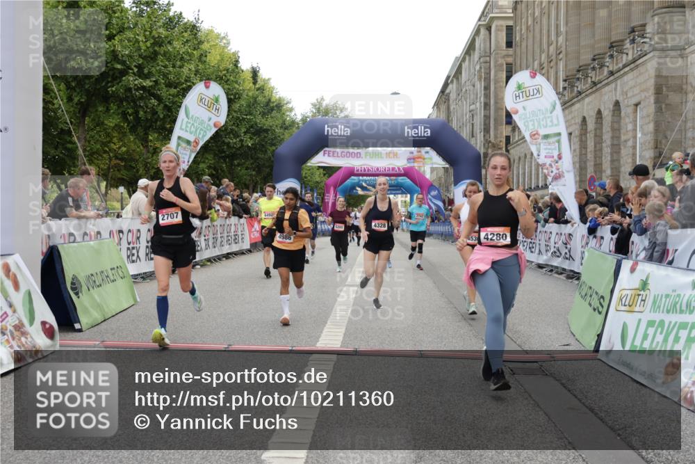 06.09.2026 - CURREX Alsterlauf Yannick Fuchs http://msf.ph/oto/10211360 06.09.2026 10:09:31 Ziel 2082, 2201, 2707, 2742, 4138, 4280, 4328, 4536, 4815, 4986, 5241, 5259, 5260, 6070, 6278, 6492, 8271 meine-sportfotos.de