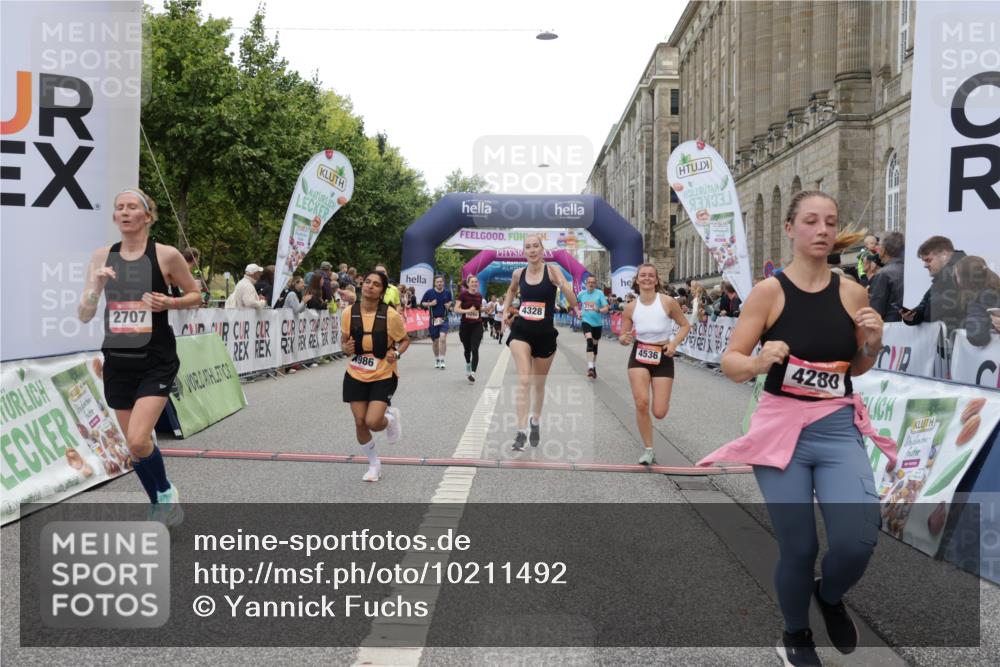 06.09.2026 - CURREX Alsterlauf Yannick Fuchs http://msf.ph/oto/10211492 06.09.2026 10:09:31 Ziel 2082, 2201, 2707, 2742, 4138, 4280, 4328, 4536, 4815, 4986, 5241, 5259, 5260, 6070, 6278, 6492, 8271 meine-sportfotos.de