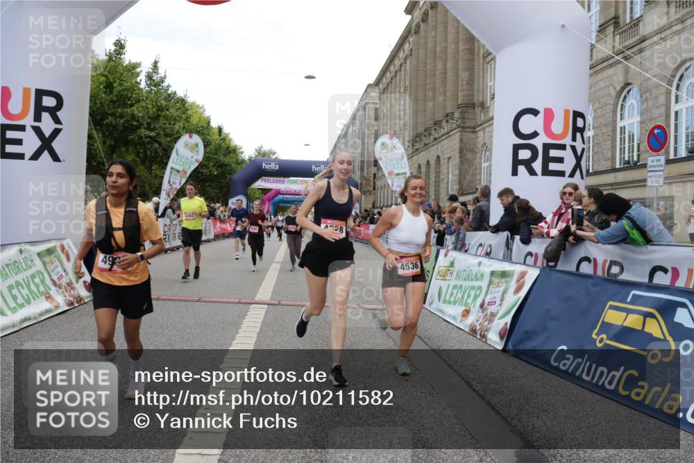 06.09.2026 - CURREX Alsterlauf Yannick Fuchs http://msf.ph/oto/10211582 06.09.2026 10:09:33 Ziel 2082, 2707, 2742, 4138, 4280, 4328, 4536, 4986, 5259, 5260, 6278, 6492, 8271 meine-sportfotos.de