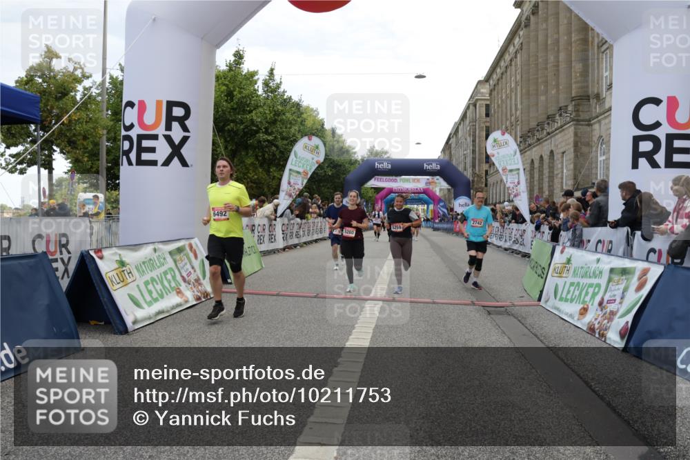 06.09.2026 - CURREX Alsterlauf Yannick Fuchs http://msf.ph/oto/10211753 06.09.2026 10:09:34 Ziel 2707, 2742, 4138, 4280, 4328, 4536, 4986, 5259, 5260, 6278, 6492, 8271 meine-sportfotos.de