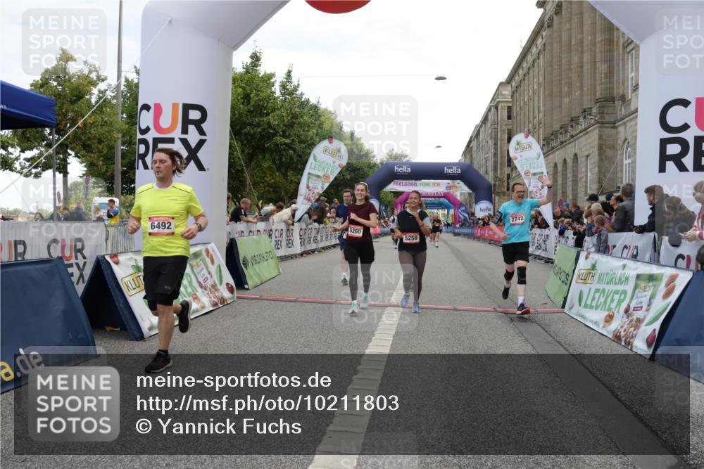 06.09.2026 - CURREX Alsterlauf Yannick Fuchs http://msf.ph/oto/10211803 06.09.2026 10:09:35 Ziel 2707, 2742, 3785, 3787, 4138, 4280, 4328, 4536, 4986, 5259, 5260, 6278, 6492, 8271 meine-sportfotos.de