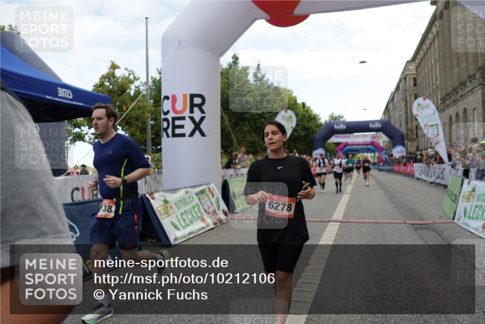 06.09.2026 - CURREX Alsterlauf Yannick Fuchs http://msf.ph/oto/10212106 06.09.2026 10:09:38 Ziel 2078, 2707, 2742, 3785, 3787, 4138, 4328, 4536, 4713, 4986, 5259, 5260, 6278, 6492 meine-sportfotos.de