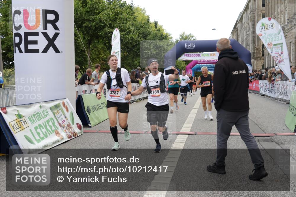 06.09.2026 - CURREX Alsterlauf Yannick Fuchs http://msf.ph/oto/10212417 06.09.2026 10:09:41 Ziel 2064, 2078, 2622, 2742, 3785, 3787, 4138, 4713, 5259, 5260, 5851, 6278, 6492 meine-sportfotos.de