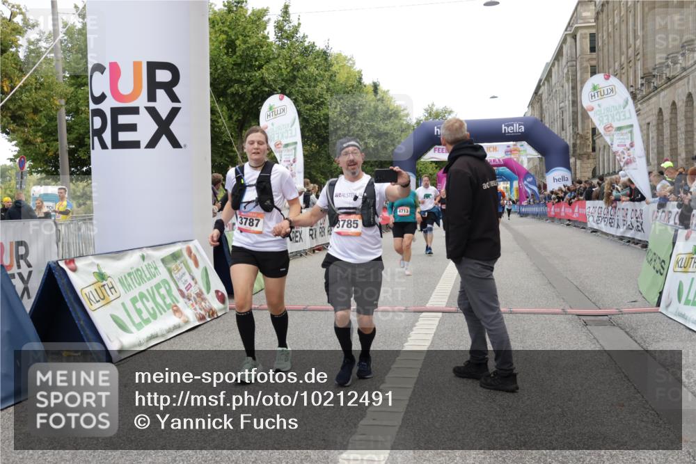 06.09.2026 - CURREX Alsterlauf Yannick Fuchs http://msf.ph/oto/10212491 06.09.2026 10:09:41 Ziel 2064, 2078, 2622, 2742, 3785, 3787, 4138, 4713, 5259, 5260, 5851, 6278, 6492 meine-sportfotos.de