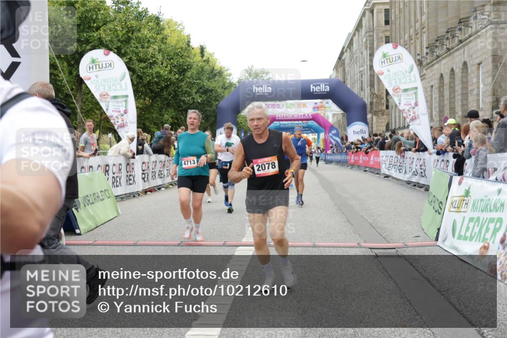 06.09.2026 - CURREX Alsterlauf Yannick Fuchs http://msf.ph/oto/10212610 06.09.2026 10:09:43 Ziel 2064, 2078, 2622, 3785, 3787, 4138, 4713, 4784, 5199, 5851, 6278, 6466 meine-sportfotos.de