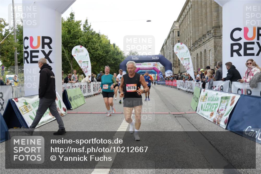 06.09.2026 - CURREX Alsterlauf Yannick Fuchs http://msf.ph/oto/10212667 06.09.2026 10:09:43 Ziel 2064, 2078, 2622, 3785, 3787, 4138, 4713, 4784, 5199, 5851, 6278, 6466 meine-sportfotos.de