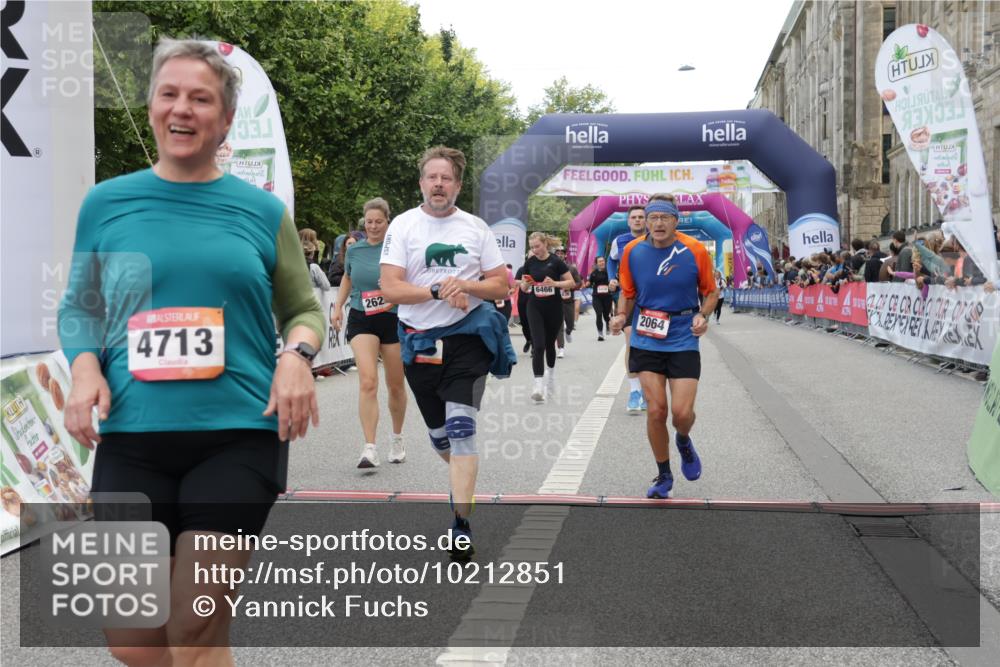 06.09.2026 - CURREX Alsterlauf Yannick Fuchs http://msf.ph/oto/10212851 06.09.2026 10:09:45 Ziel 2064, 2078, 2622, 3785, 3787, 4713, 4784, 5199, 5357, 5835, 5836, 5851, 6466 meine-sportfotos.de