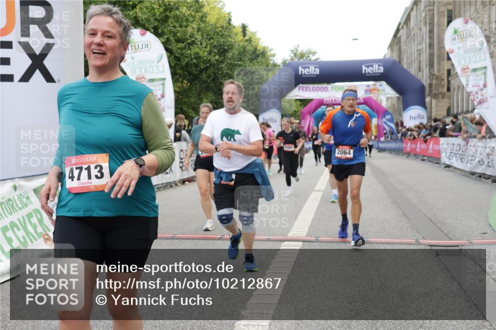 06.09.2026 - CURREX Alsterlauf Yannick Fuchs http://msf.ph/oto/10212867 06.09.2026 10:09:45 Ziel 2064, 2078, 2622, 3785, 3787, 4713, 4784, 5199, 5357, 5835, 5836, 5851, 6466 meine-sportfotos.de