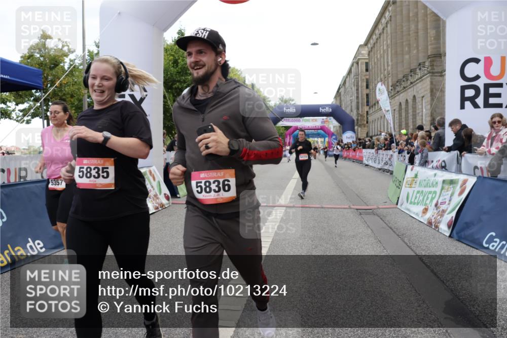 06.09.2026 - CURREX Alsterlauf Yannick Fuchs http://msf.ph/oto/10213224 06.09.2026 10:09:51 Ziel 2064, 2622, 3326, 4784, 5199, 5357, 5835, 5836, 5851, 6410, 6466 meine-sportfotos.de