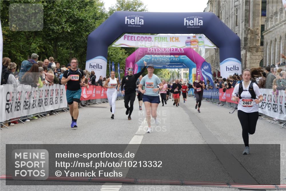 06.09.2026 - CURREX Alsterlauf Yannick Fuchs http://msf.ph/oto/10213332 06.09.2026 10:09:55 Ziel 2467, 3163, 3326, 4242, 4244, 4784, 5357, 5733, 5835, 5836, 6410, 6466 meine-sportfotos.de