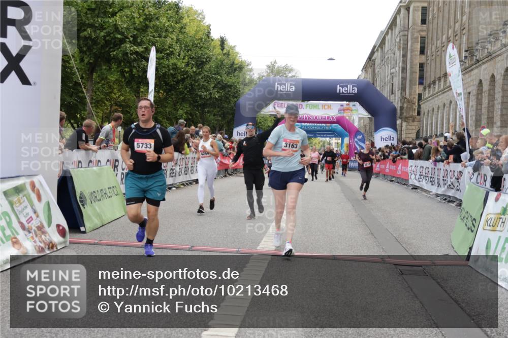 06.09.2026 - CURREX Alsterlauf Yannick Fuchs http://msf.ph/oto/10213468 06.09.2026 10:09:58 Ziel 2467, 3163, 3213, 3326, 4242, 4244, 5733, 6410 meine-sportfotos.de
