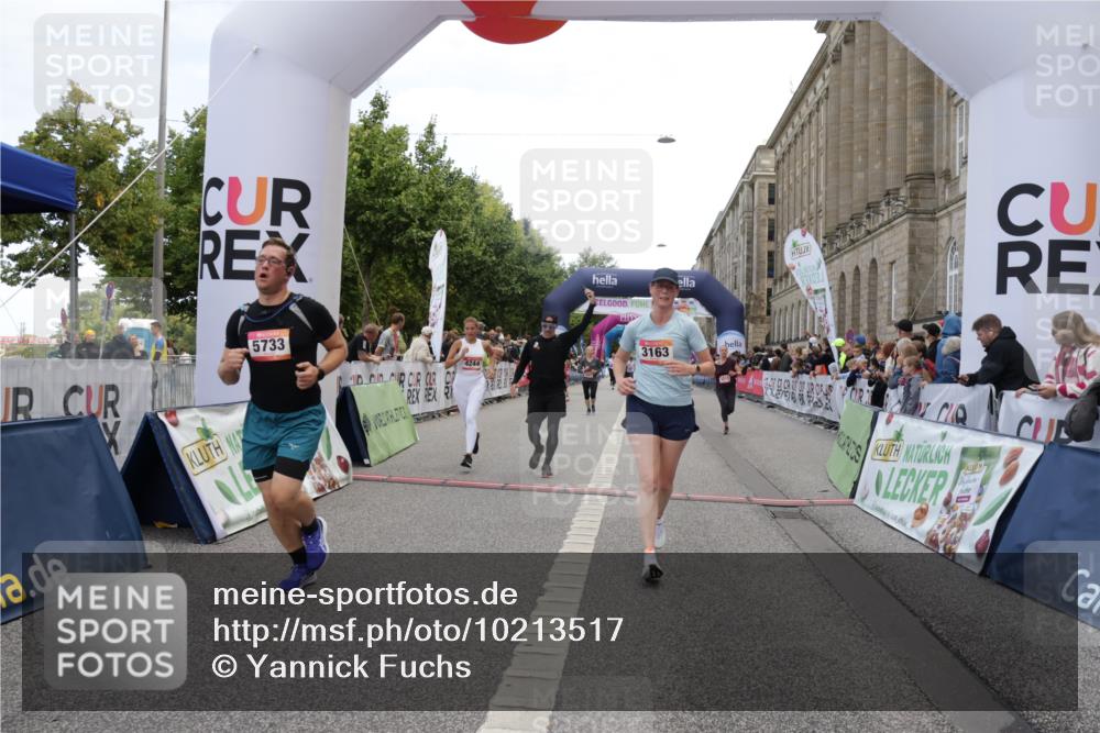 06.09.2026 - CURREX Alsterlauf Yannick Fuchs http://msf.ph/oto/10213517 06.09.2026 10:09:59 Ziel 2467, 3163, 3213, 3326, 4242, 4244, 4507, 5733, 6410 meine-sportfotos.de