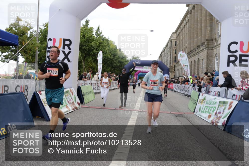 06.09.2026 - CURREX Alsterlauf Yannick Fuchs http://msf.ph/oto/10213528 06.09.2026 10:09:59 Ziel 2467, 3163, 3213, 3326, 4242, 4244, 4507, 5733, 6410 meine-sportfotos.de