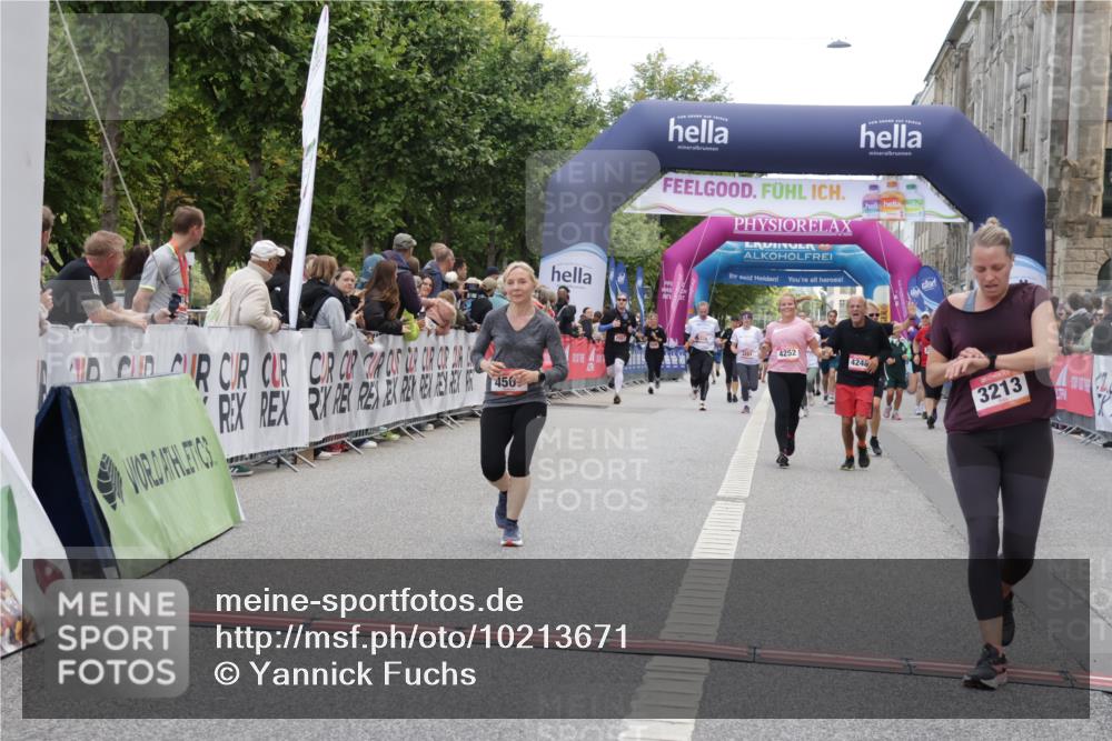 06.09.2026 - CURREX Alsterlauf Yannick Fuchs http://msf.ph/oto/10213671 06.09.2026 10:10:02 Ziel 2467, 3163, 3213, 4242, 4244, 4248, 4252, 4507, 5733 meine-sportfotos.de