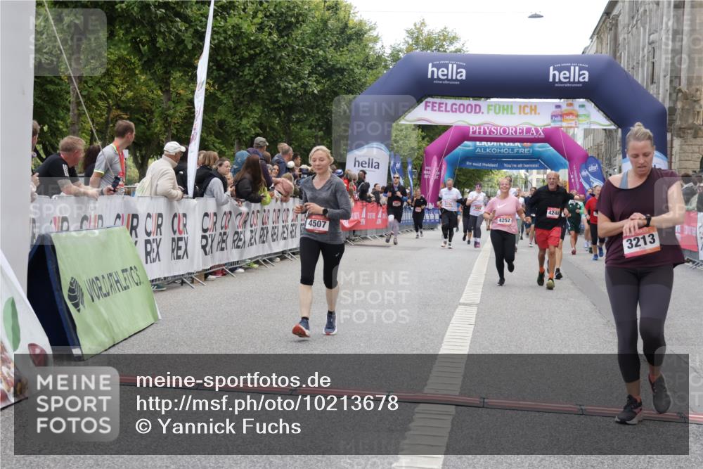 06.09.2026 - CURREX Alsterlauf Yannick Fuchs http://msf.ph/oto/10213678 06.09.2026 10:10:03 Ziel 2467, 2607, 3163, 3213, 4242, 4244, 4248, 4252, 4507, 5733 meine-sportfotos.de