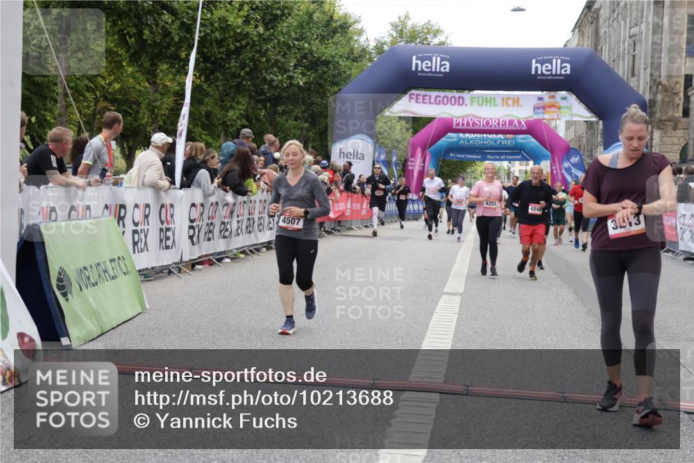 06.09.2026 - CURREX Alsterlauf Yannick Fuchs http://msf.ph/oto/10213688 06.09.2026 10:10:03 Ziel 2467, 2607, 3163, 3213, 4242, 4244, 4248, 4252, 4507, 5733 meine-sportfotos.de