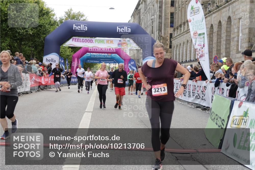 06.09.2026 - CURREX Alsterlauf Yannick Fuchs http://msf.ph/oto/10213706 06.09.2026 10:10:03 Ziel 2467, 2607, 3163, 3213, 4242, 4244, 4248, 4252, 4507, 5733 meine-sportfotos.de