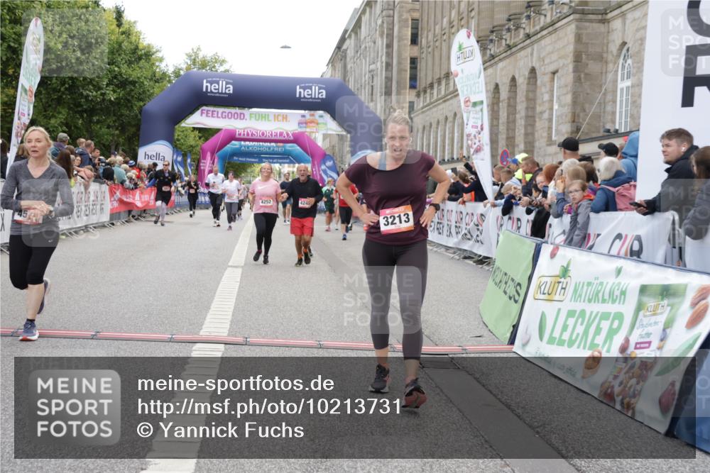 06.09.2026 - CURREX Alsterlauf Yannick Fuchs http://msf.ph/oto/10213731 06.09.2026 10:10:04 Ziel 2057, 2467, 2607, 2634, 3163, 3213, 3277, 3283, 4242, 4244, 4248, 4252, 4507, 5733 meine-sportfotos.de