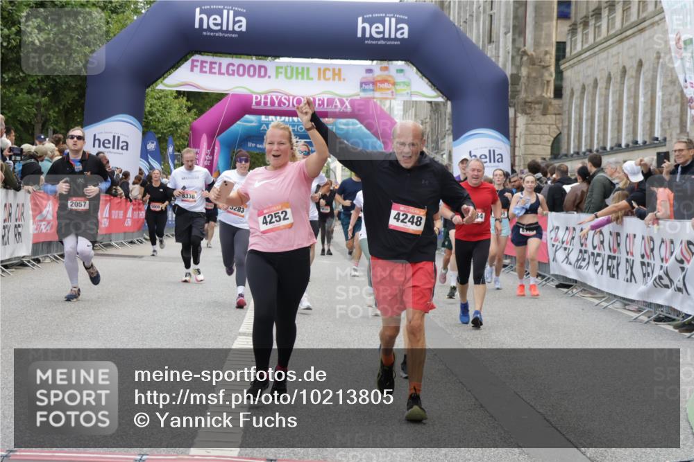 06.09.2026 - CURREX Alsterlauf Yannick Fuchs http://msf.ph/oto/10213805 06.09.2026 10:10:06 Ziel 2057, 2607, 2634, 3163, 3213, 3277, 3283, 4242, 4244, 4248, 4252, 4507, 6354, 8072, 8115 meine-sportfotos.de