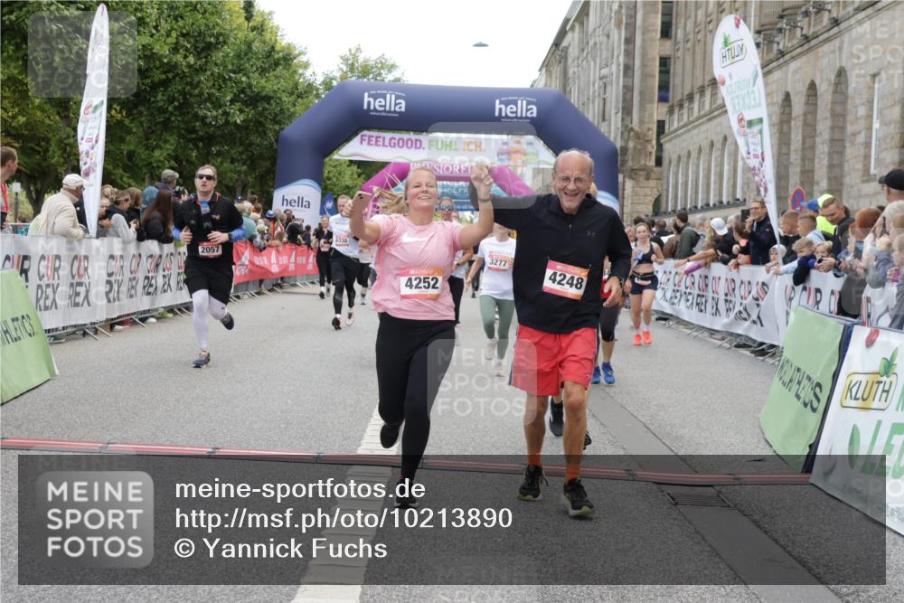 06.09.2026 - CURREX Alsterlauf Yannick Fuchs http://msf.ph/oto/10213890 06.09.2026 10:10:07 Ziel 2057, 2607, 2634, 3213, 3277, 3283, 4242, 4244, 4248, 4252, 4507, 6338, 6354, 8072, 8115, 8149 meine-sportfotos.de