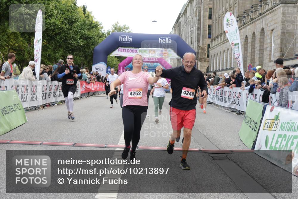 06.09.2026 - CURREX Alsterlauf Yannick Fuchs http://msf.ph/oto/10213897 06.09.2026 10:10:07 Ziel 2057, 2607, 2634, 3213, 3277, 3283, 4242, 4244, 4248, 4252, 4507, 6338, 6354, 8072, 8115, 8149 meine-sportfotos.de