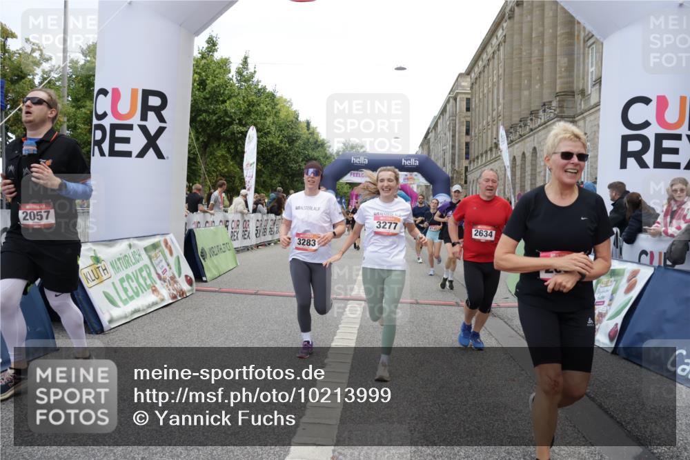 06.09.2026 - CURREX Alsterlauf Yannick Fuchs http://msf.ph/oto/10213999 06.09.2026 10:10:10 Ziel 2057, 2607, 2634, 2747, 3277, 3283, 4195, 4246, 4248, 4252, 4507, 4710, 5008, 6338, 6354, 8072, 8115, 8149, 8241 meine-sportfotos.de