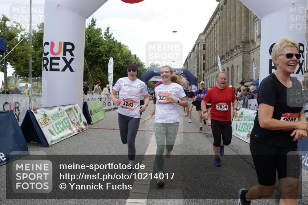 06.09.2026 - CURREX Alsterlauf Yannick Fuchs http://msf.ph/oto/10214017 06.09.2026 10:10:10 Ziel 2057, 2607, 2634, 2747, 3277, 3283, 4195, 4246, 4248, 4252, 4507, 4710, 5008, 6338, 6354, 8072, 8115, 8149, 8241 meine-sportfotos.de