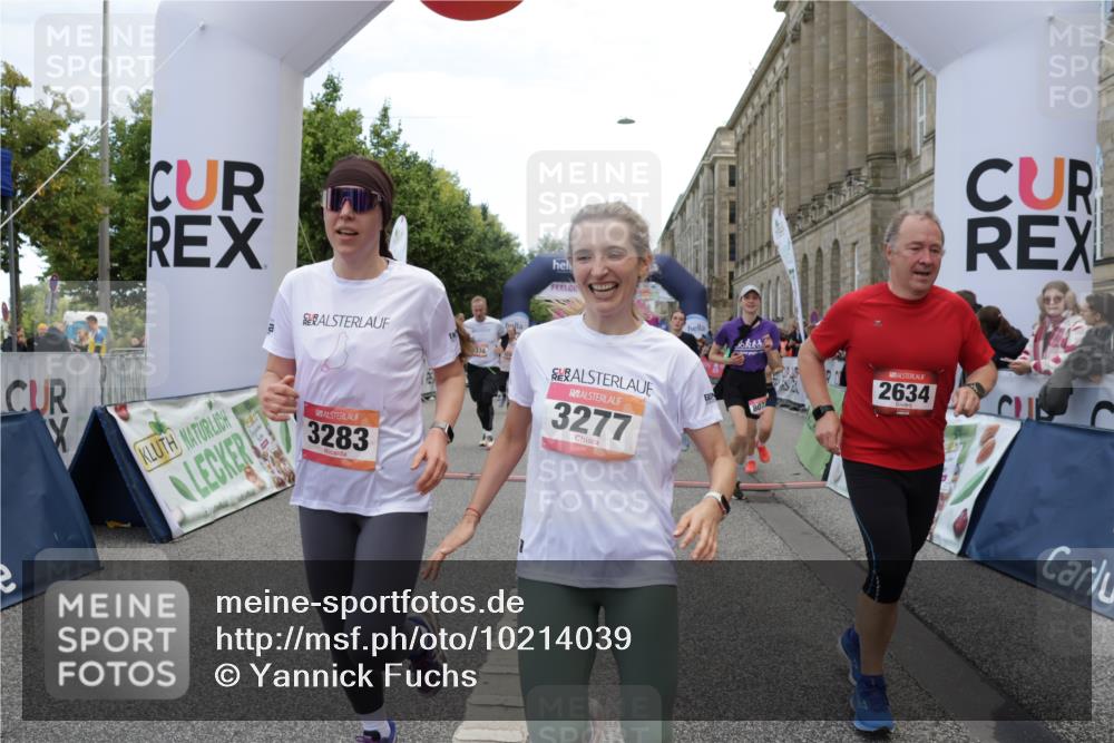 06.09.2026 - CURREX Alsterlauf Yannick Fuchs http://msf.ph/oto/10214039 06.09.2026 10:10:11 Ziel 2057, 2607, 2634, 2747, 3277, 3283, 4195, 4246, 4248, 4252, 4507, 4710, 5008, 6338, 6354, 8072, 8115, 8149, 8241 meine-sportfotos.de