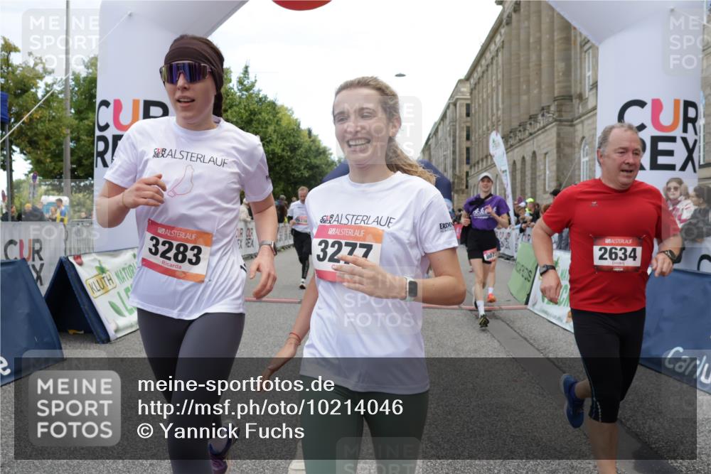 06.09.2026 - CURREX Alsterlauf Yannick Fuchs http://msf.ph/oto/10214046 06.09.2026 10:10:11 Ziel 2057, 2607, 2634, 2747, 3277, 3283, 4195, 4246, 4248, 4252, 4507, 4710, 5008, 6338, 6354, 8072, 8115, 8149, 8241 meine-sportfotos.de