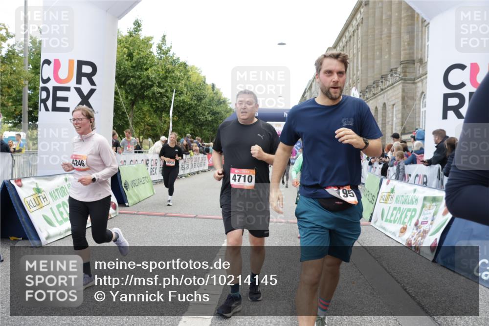 06.09.2026 - CURREX Alsterlauf Yannick Fuchs http://msf.ph/oto/10214145 06.09.2026 10:10:14 Ziel 2057, 2607, 2634, 2747, 3277, 3283, 4166, 4195, 4246, 4248, 4252, 4710, 4984, 5008, 6338, 6354, 8072, 8115, 8149, 8241 meine-sportfotos.de