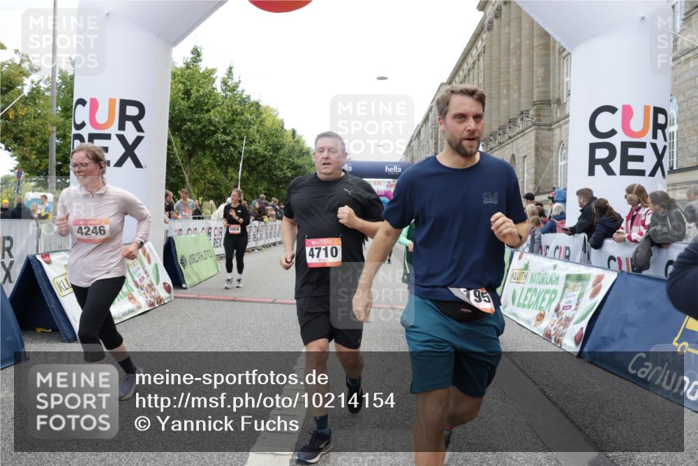 06.09.2026 - CURREX Alsterlauf Yannick Fuchs http://msf.ph/oto/10214154 06.09.2026 10:10:14 Ziel 2057, 2607, 2634, 2747, 3277, 3283, 4166, 4195, 4246, 4248, 4252, 4710, 4984, 5008, 6338, 6354, 8072, 8115, 8149, 8241 meine-sportfotos.de