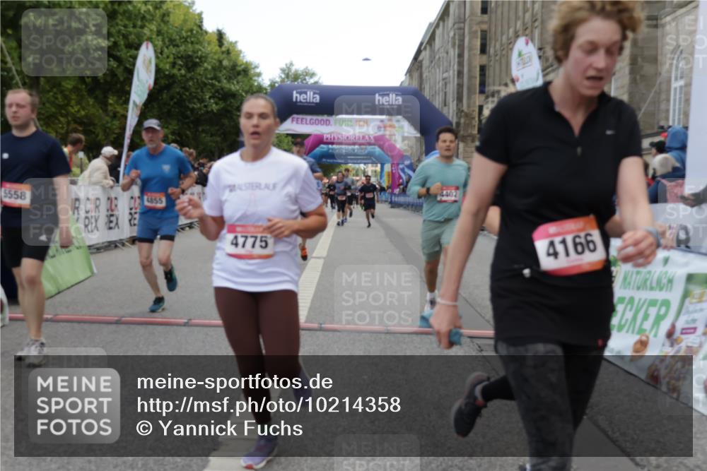 06.09.2026 - CURREX Alsterlauf Yannick Fuchs http://msf.ph/oto/10214358 06.09.2026 10:10:20 Ziel 2747, 4166, 4195, 4246, 4402, 4710, 4775, 4816, 4855, 4984, 5008, 5558, 8034, 8241 meine-sportfotos.de