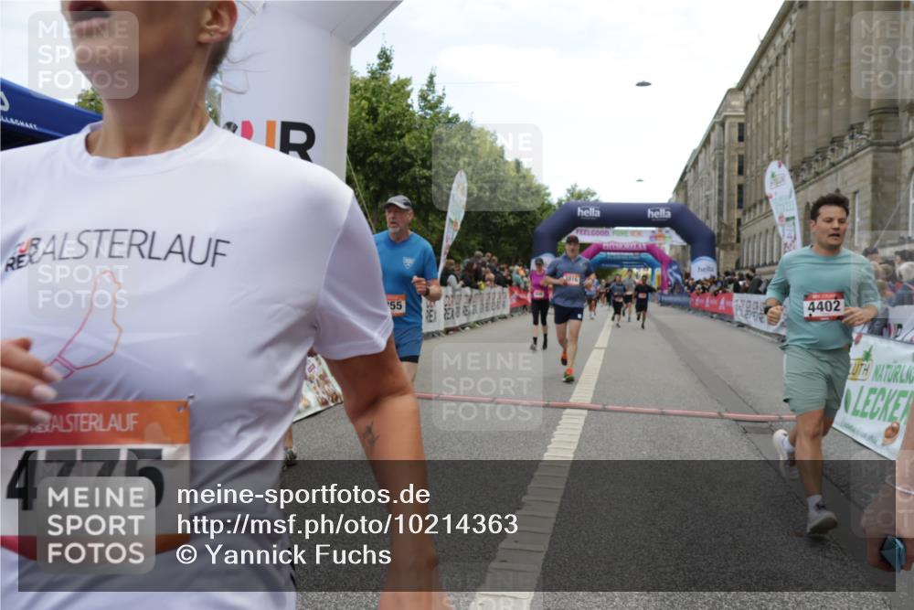 06.09.2026 - CURREX Alsterlauf Yannick Fuchs http://msf.ph/oto/10214363 06.09.2026 10:10:21 Ziel 2747, 4166, 4402, 4775, 4816, 4855, 4984, 5008, 5558, 8034, 8241 meine-sportfotos.de