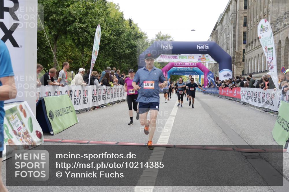 06.09.2026 - CURREX Alsterlauf Yannick Fuchs http://msf.ph/oto/10214385 06.09.2026 10:10:22 Ziel 2747, 4166, 4402, 4775, 4816, 4855, 4984, 5008, 5558, 6165, 6349, 8034 meine-sportfotos.de