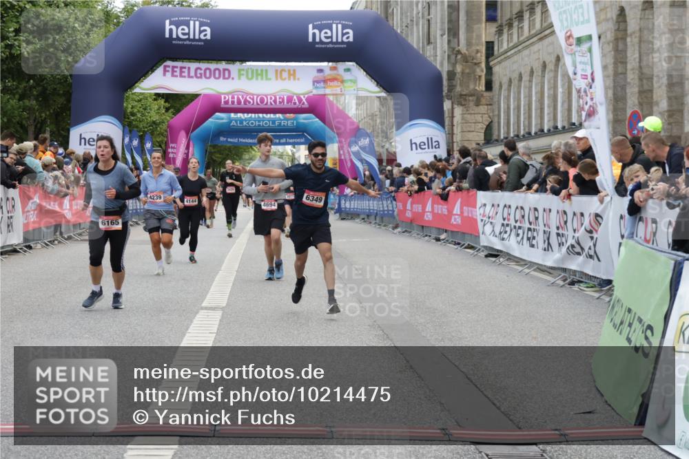 06.09.2026 - CURREX Alsterlauf Yannick Fuchs http://msf.ph/oto/10214475 06.09.2026 10:10:24 Ziel 4144, 4166, 4239, 4402, 4694, 4775, 4816, 4855, 4984, 5558, 6165, 6349, 8034 meine-sportfotos.de