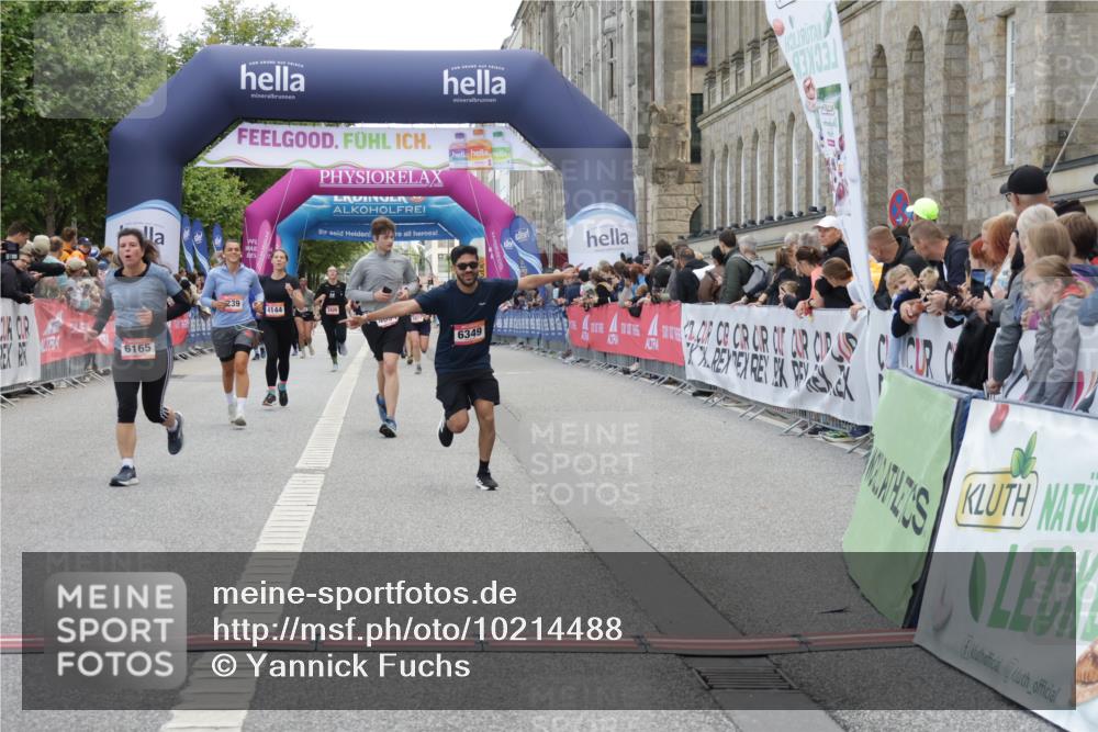 06.09.2026 - CURREX Alsterlauf Yannick Fuchs http://msf.ph/oto/10214488 06.09.2026 10:10:24 Ziel 4144, 4166, 4239, 4402, 4694, 4775, 4816, 4855, 4984, 5558, 6165, 6349, 8034 meine-sportfotos.de