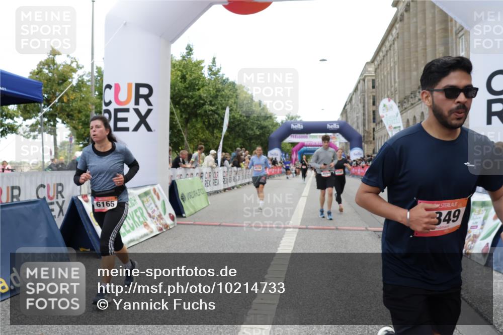 06.09.2026 - CURREX Alsterlauf Yannick Fuchs http://msf.ph/oto/10214733 06.09.2026 10:10:28 Ziel 3077, 4144, 4239, 4402, 4694, 4816, 4855, 6165, 6349 meine-sportfotos.de