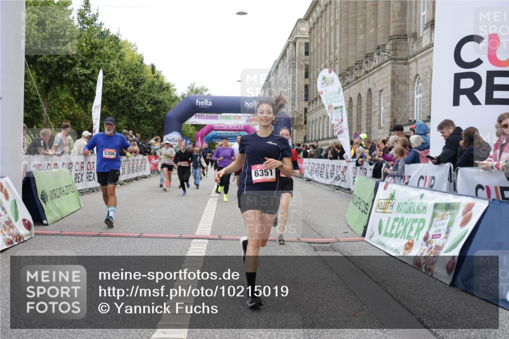 06.09.2026 - CURREX Alsterlauf Yannick Fuchs http://msf.ph/oto/10215019 06.09.2026 10:10:36 Ziel 2509, 2670, 2674, 3077, 3127, 3278, 3426, 4066, 4144, 4167, 4239, 4694, 4959, 5356, 6220, 6351 meine-sportfotos.de