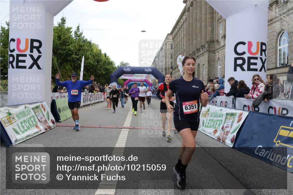 06.09.2026 - CURREX Alsterlauf Yannick Fuchs http://msf.ph/oto/10215059 06.09.2026 10:10:37 Ziel 2509, 2670, 2674, 3077, 3127, 3278, 3426, 3649, 3930, 4066, 4167, 4959, 5356, 6220, 6351 meine-sportfotos.de
