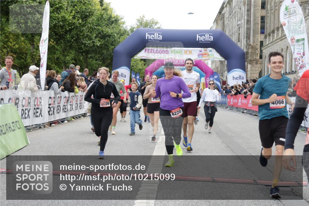 06.09.2026 - CURREX Alsterlauf Yannick Fuchs http://msf.ph/oto/10215099 06.09.2026 10:10:38 Ziel 2509, 2670, 2674, 3077, 3127, 3278, 3426, 3649, 3930, 4066, 4167, 4959, 5356, 6220, 6351 meine-sportfotos.de