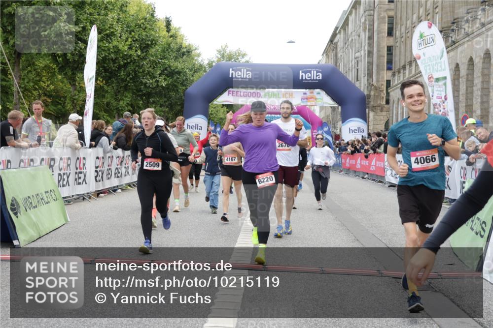 06.09.2026 - CURREX Alsterlauf Yannick Fuchs http://msf.ph/oto/10215119 06.09.2026 10:10:38 Ziel 2509, 2670, 2674, 3077, 3127, 3278, 3426, 3649, 3930, 4066, 4167, 4959, 5356, 6220, 6351 meine-sportfotos.de