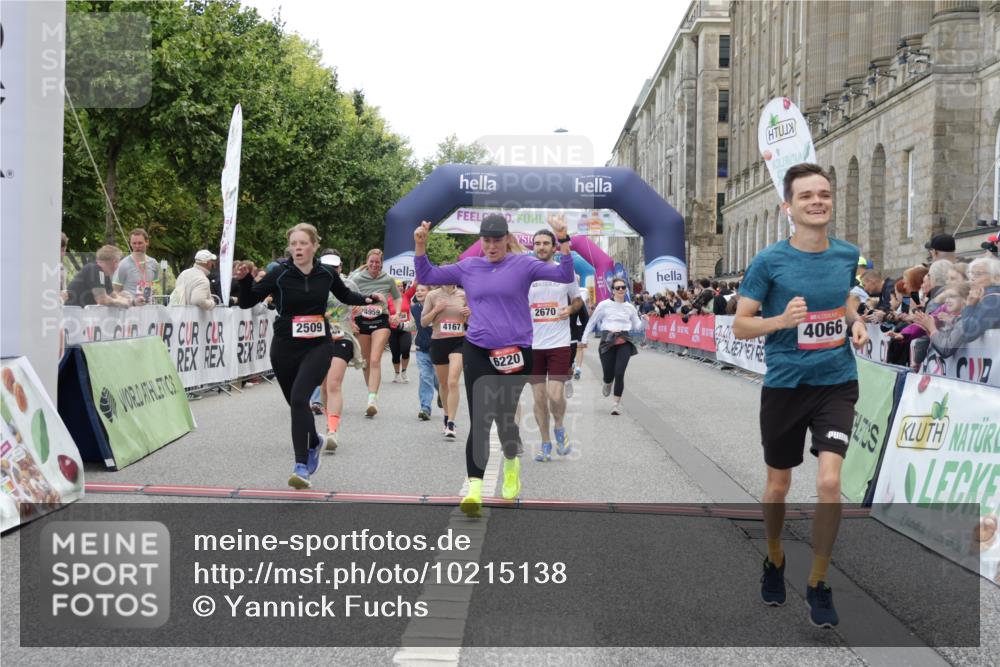 06.09.2026 - CURREX Alsterlauf Yannick Fuchs http://msf.ph/oto/10215138 06.09.2026 10:10:39 Ziel 2509, 2589, 2670, 2674, 3077, 3127, 3278, 3426, 3649, 3930, 4066, 4077, 4167, 4238, 4959, 5356, 6220, 6351 meine-sportfotos.de