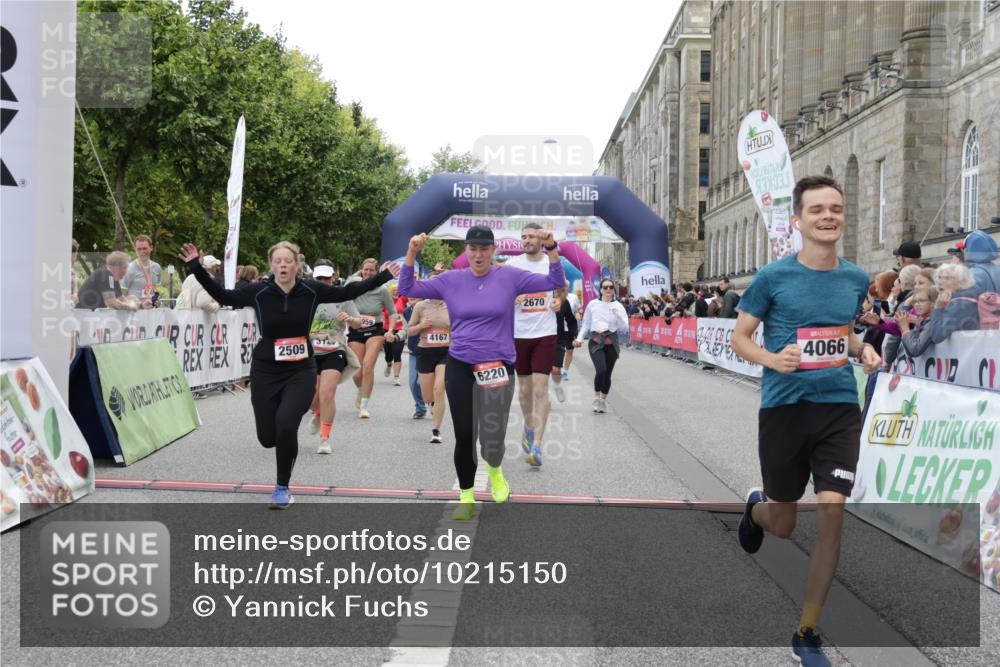 06.09.2026 - CURREX Alsterlauf Yannick Fuchs http://msf.ph/oto/10215150 06.09.2026 10:10:39 Ziel 2509, 2589, 2670, 2674, 3077, 3127, 3278, 3426, 3649, 3930, 4066, 4077, 4167, 4238, 4959, 5356, 6220, 6351 meine-sportfotos.de